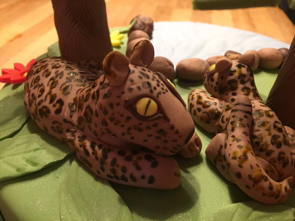 picture of fondant leopards
