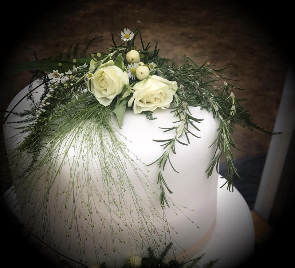 flowers on cake 