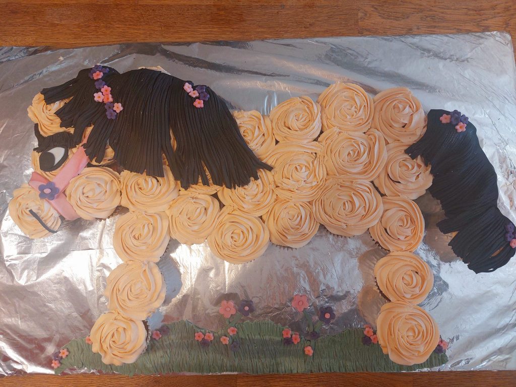 pull apart cupcakes in the shape of a horse 